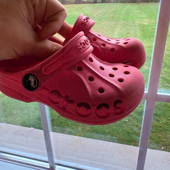 Girls Pink Crocs Size 8 Outdoor Water Beach Camping Clogs - Picture 1 of 8